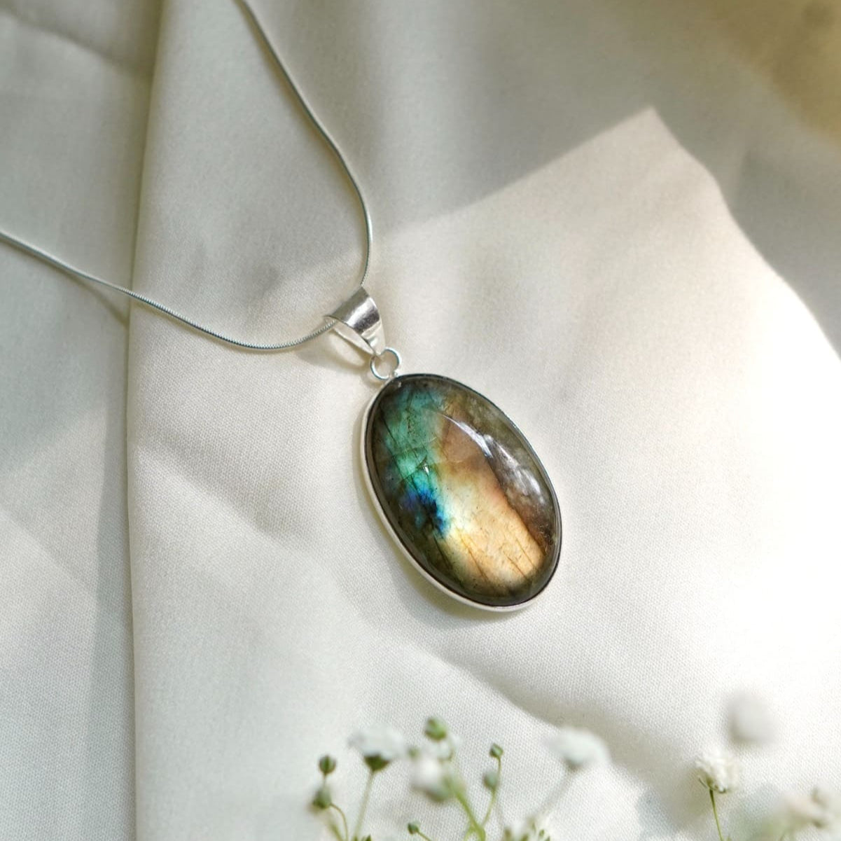 Labradorite Pendant | 925 Sterling Silver