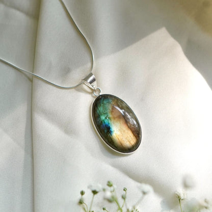 Labradorite Pendant | 925 Sterling Silver